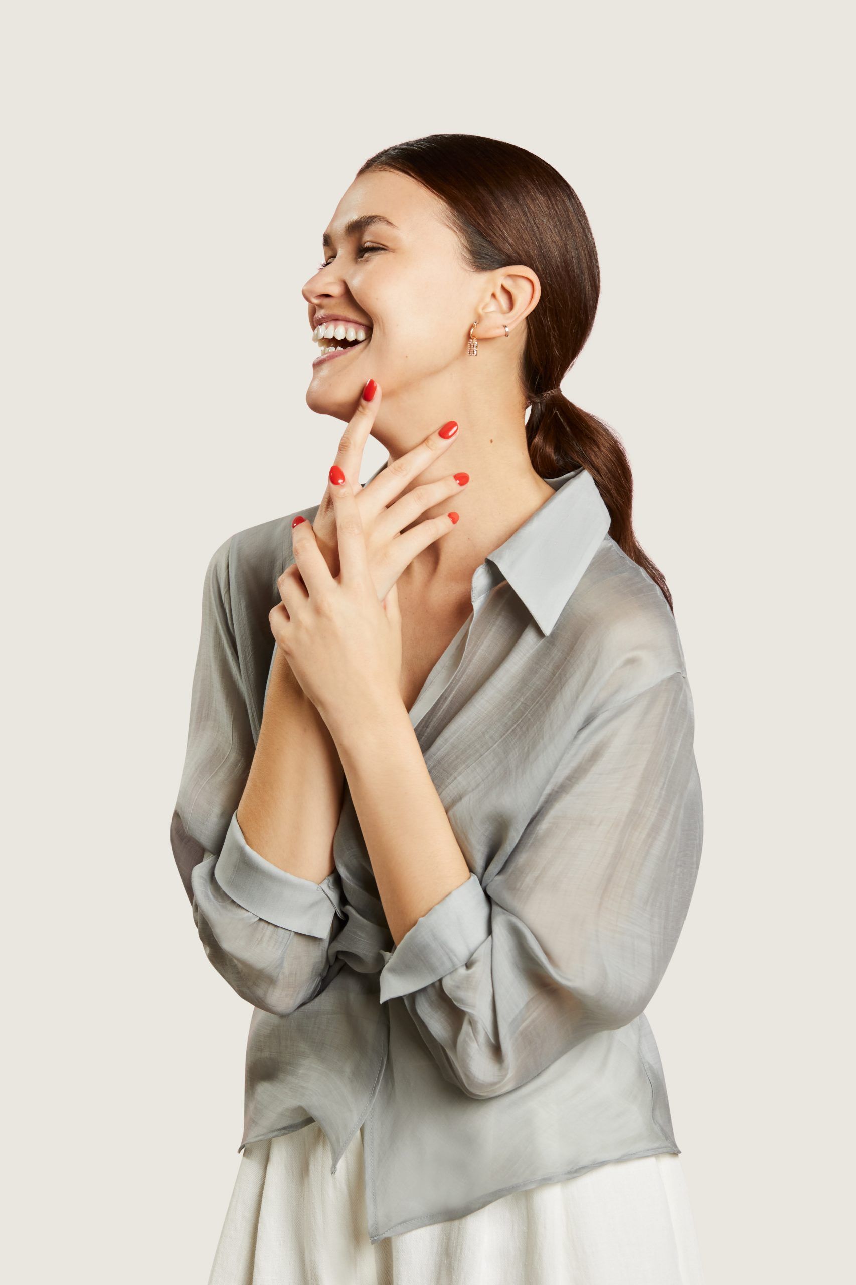 PA_Lifestyle_Nails_Red_Velvet_Anwendung_01_0864_72dpi_sRGB