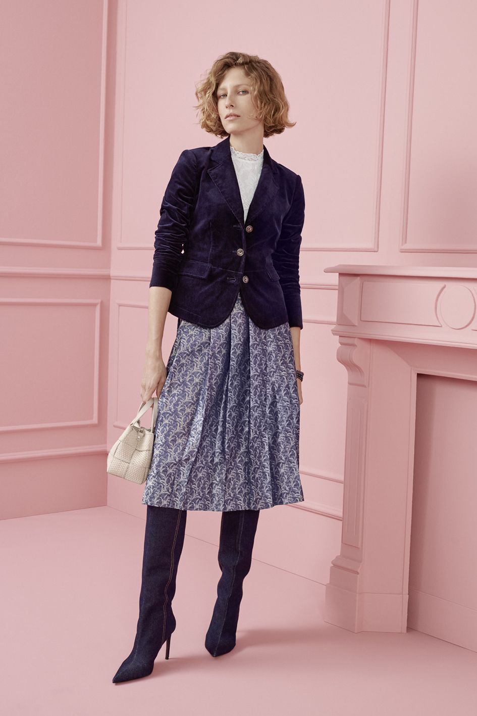 SW_24_D_blau_outfit_01_0045_RGB